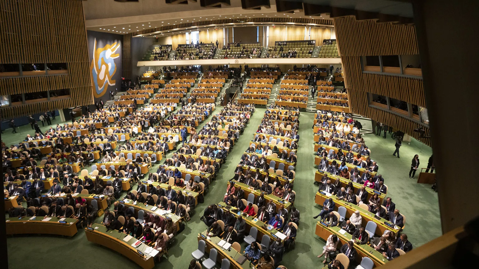 «L'Onu metta al bando la maternità surrogata»