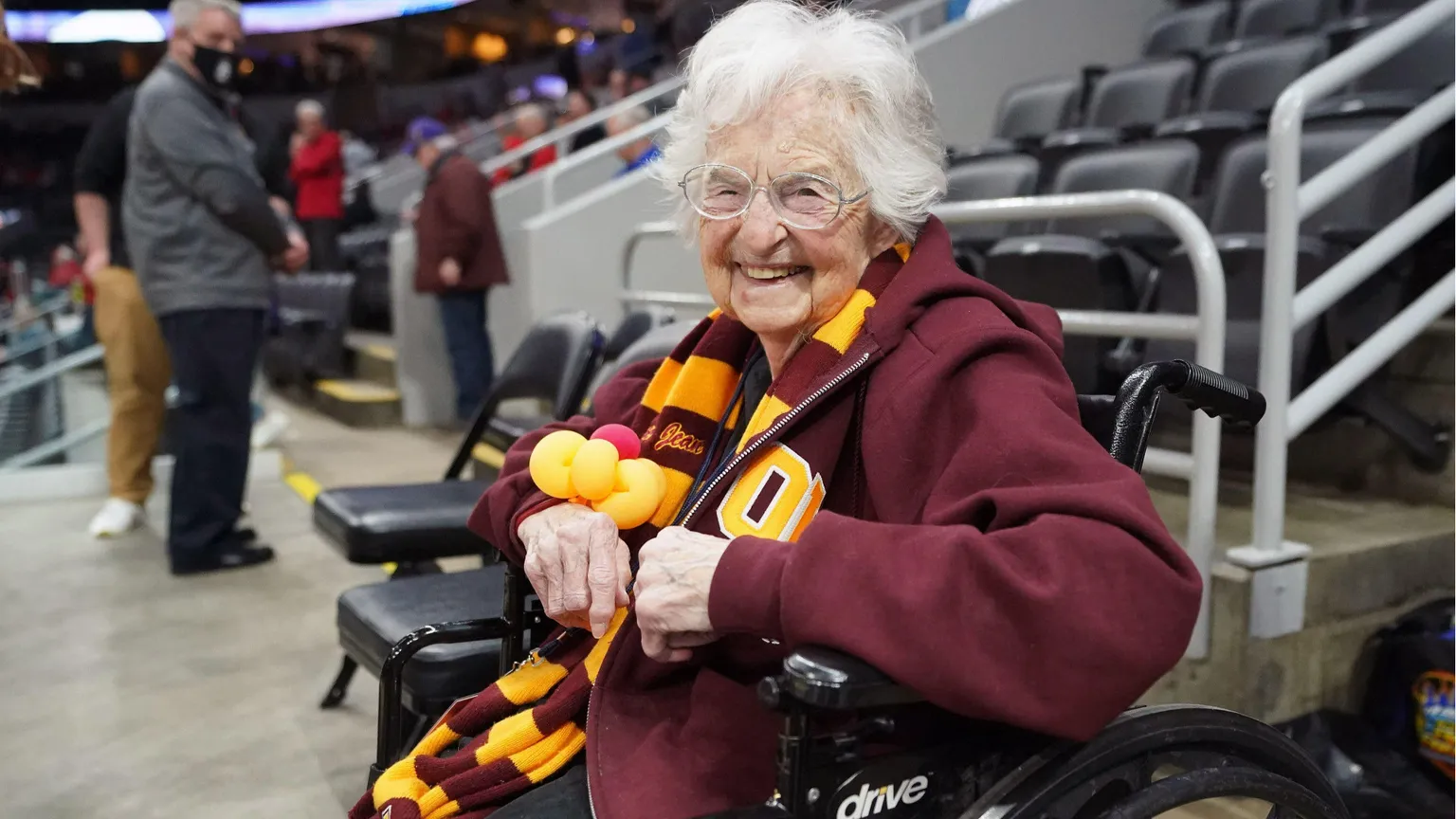 Addio a Sister Jean, icona del basket statunitense