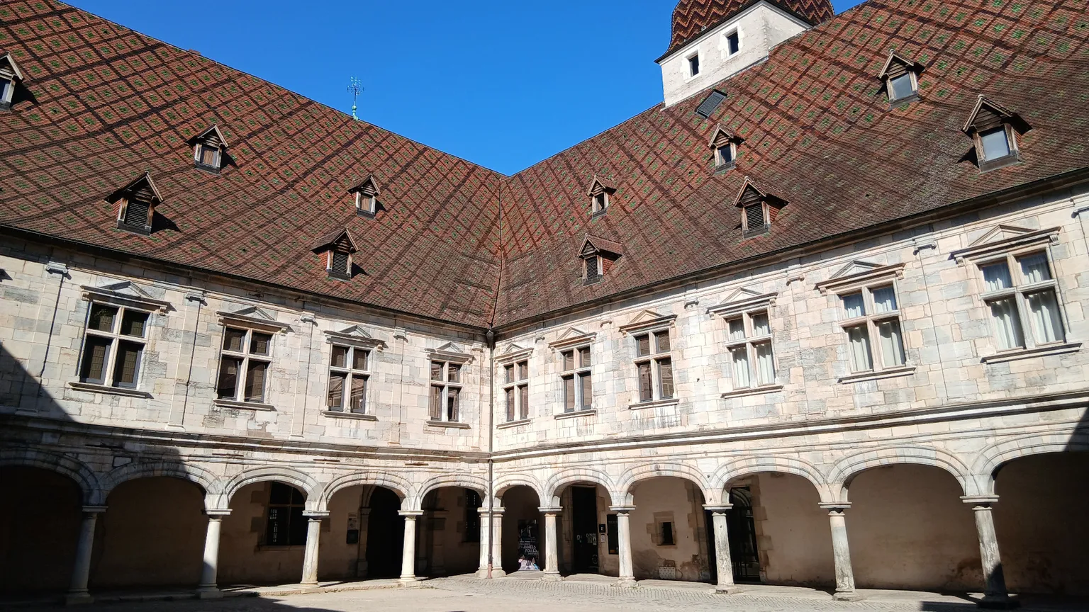 Da Langres a Besançon, diventando pellegrini lungo la via