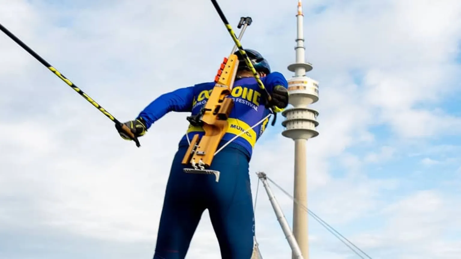 Biathlon senza neve con skiroll e carabina