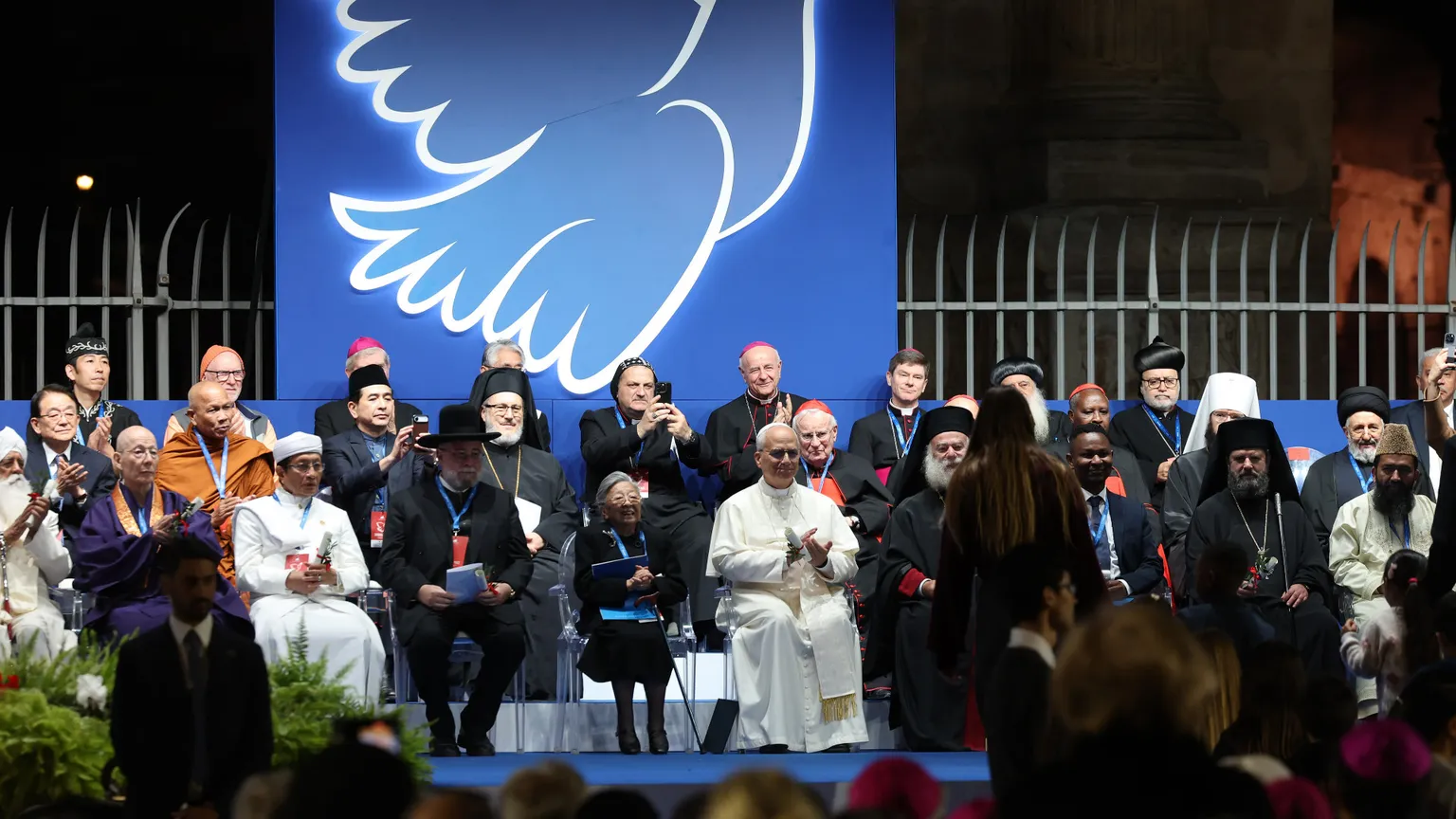 Abbandoniamo il tempo della forza e inoltriamoci nel tempo del dialogo