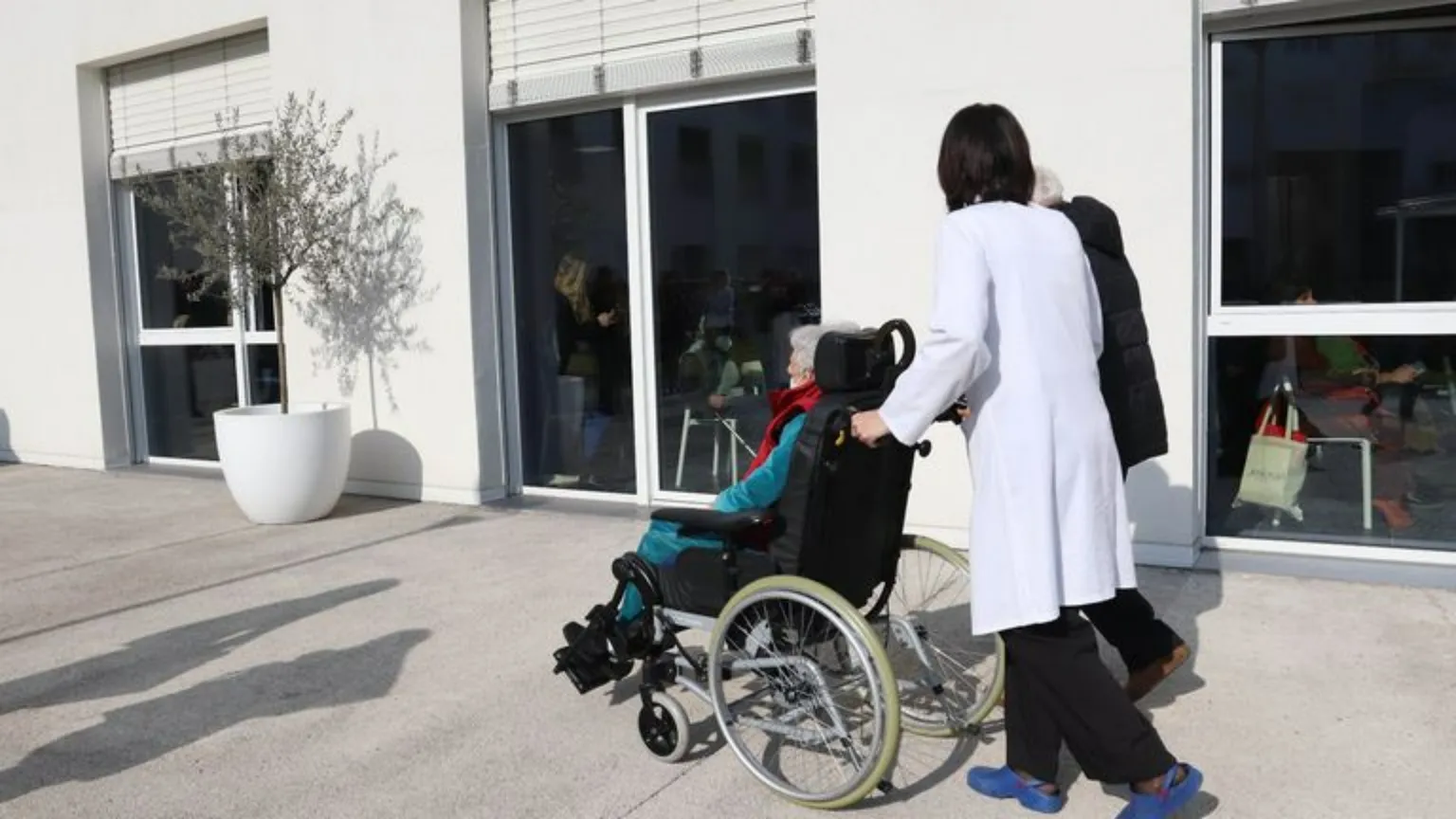 «La sanità non è fatta solo di ospedali»