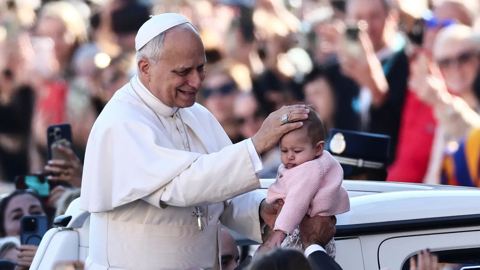 Il Papa: dare dignità e stabilità al lavoro, soprattutto per i giovani