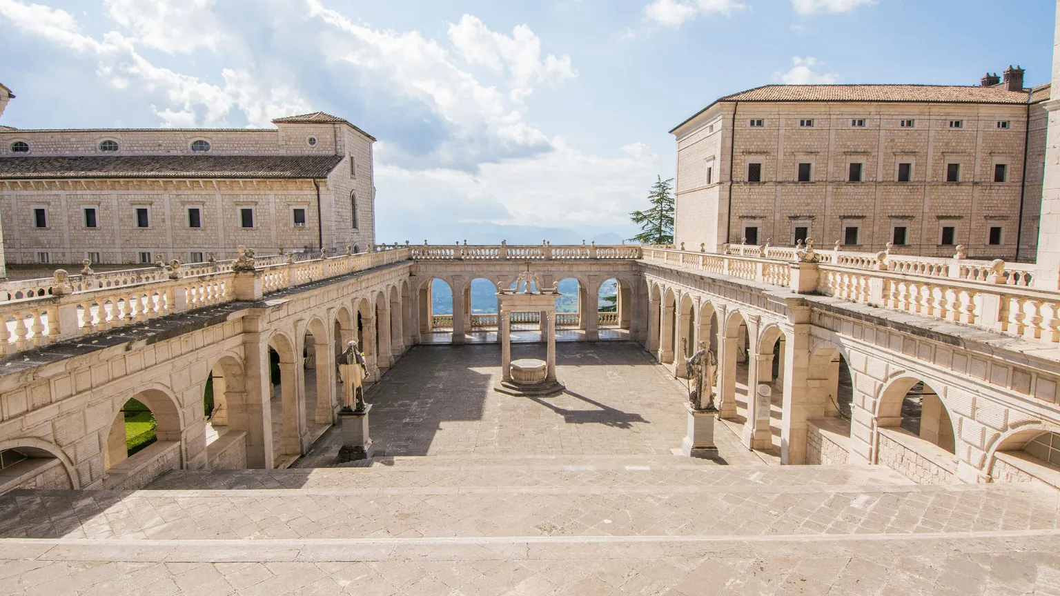 Ora, lavora e... innova: come cambiano i monasteri benedettini