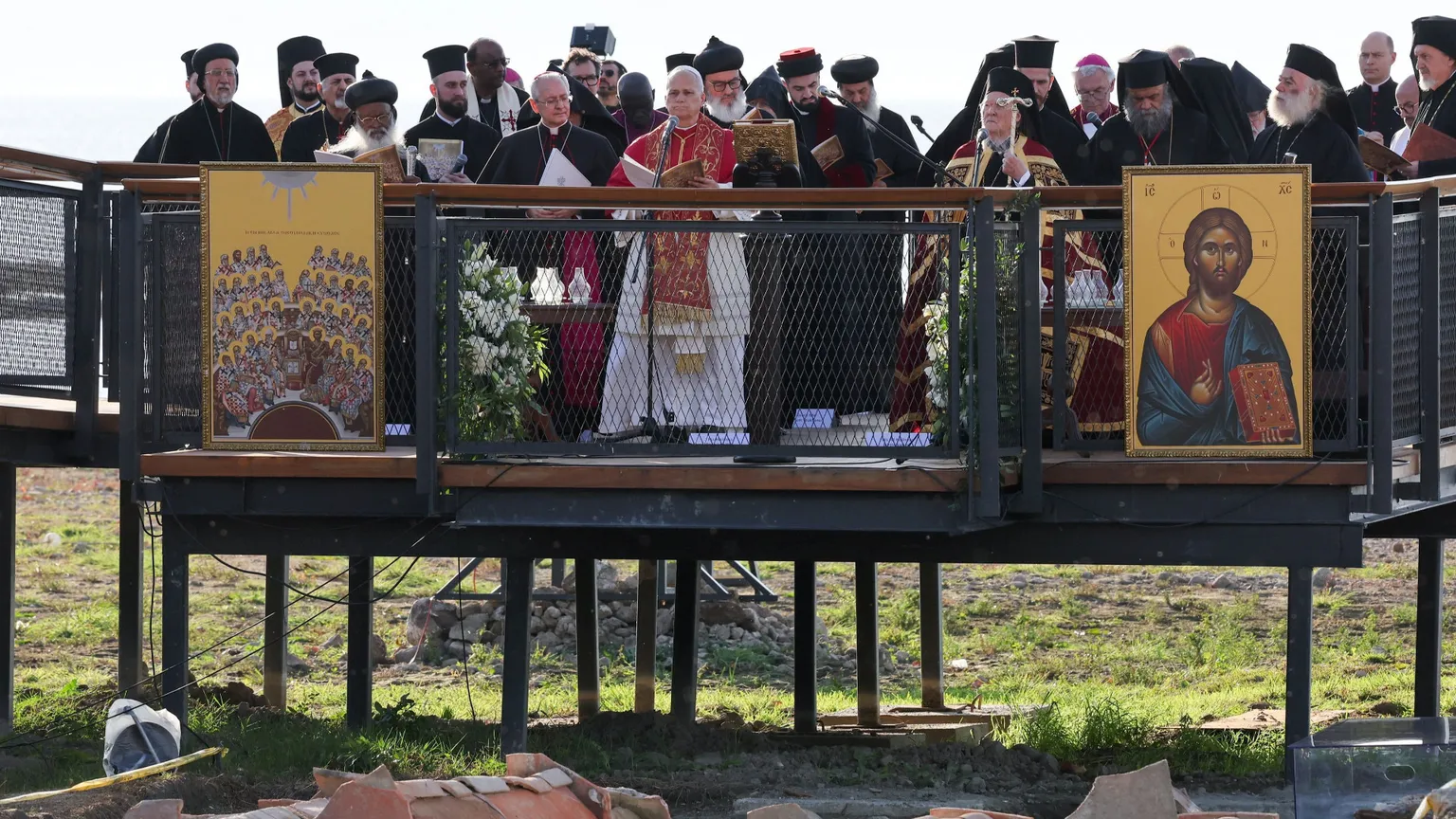 Il Papa a Nicea: il mondo chiede riconciliazione. Mai la religione è per la guerra