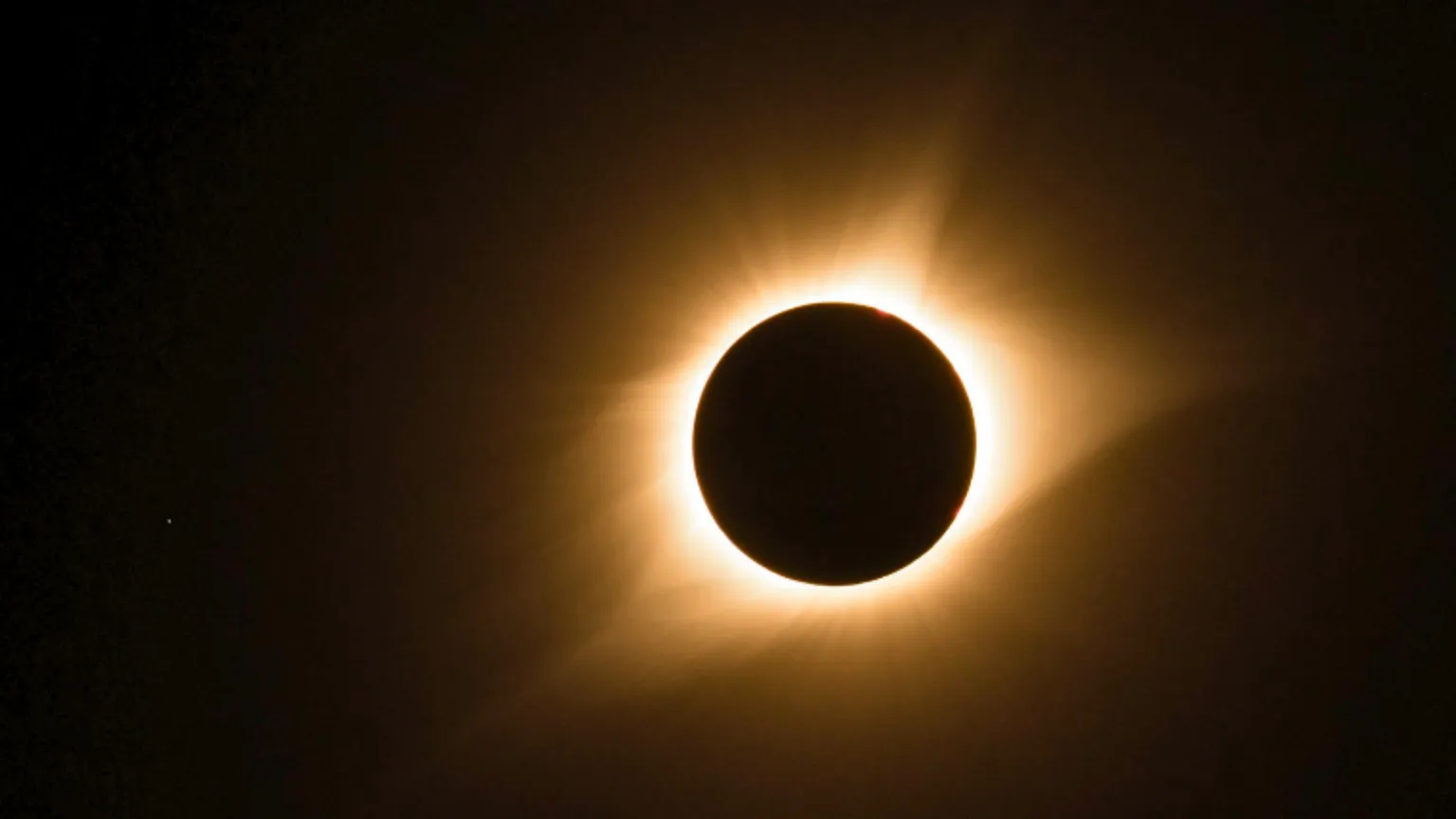 Arthur Eddington e l’eclissi che ha dato forma all’universo