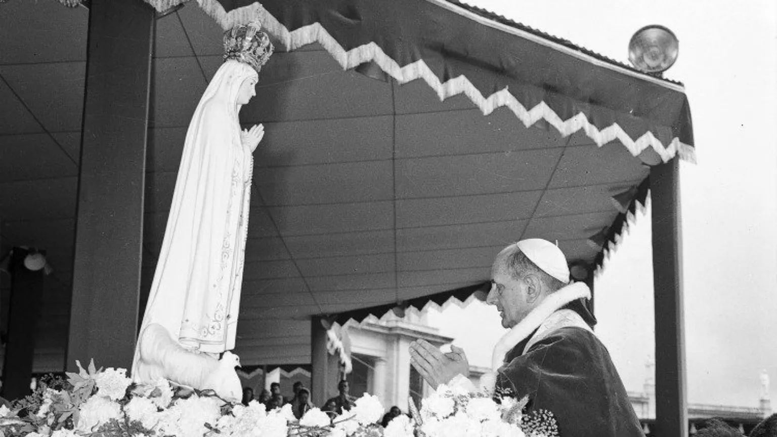 I tre documenti sulla missione posti sotto il manto dell'Immacolata