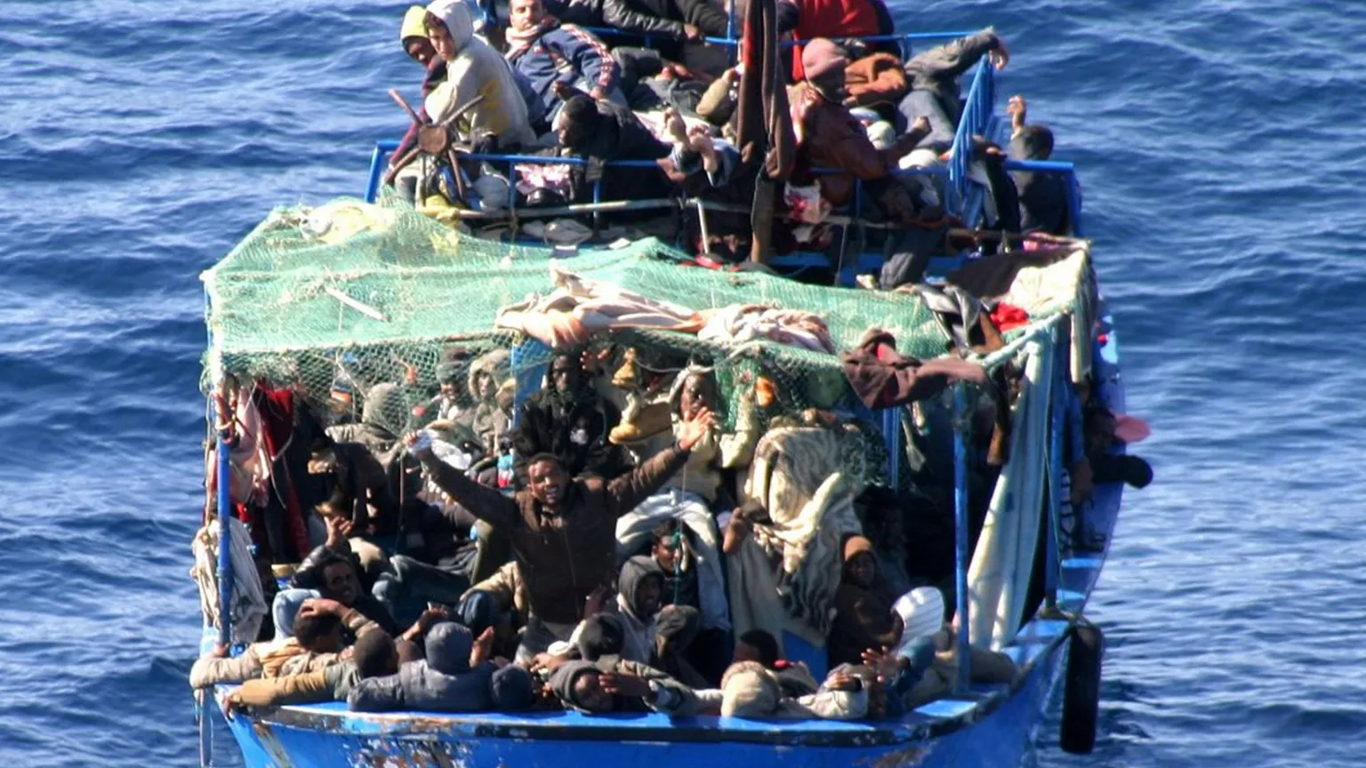 Calano i migranti in arrivo in Europa, ma resta il dramma: 1.700 morti nel Mediterraneo