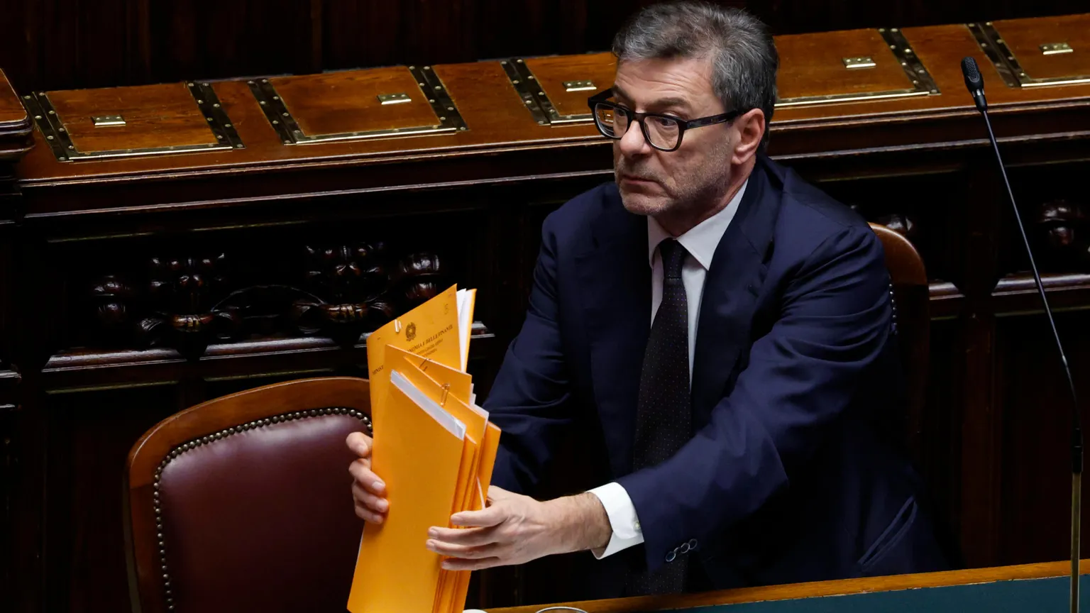 Hanno stropicciato la manovra (e un po' anche il Parlamento)