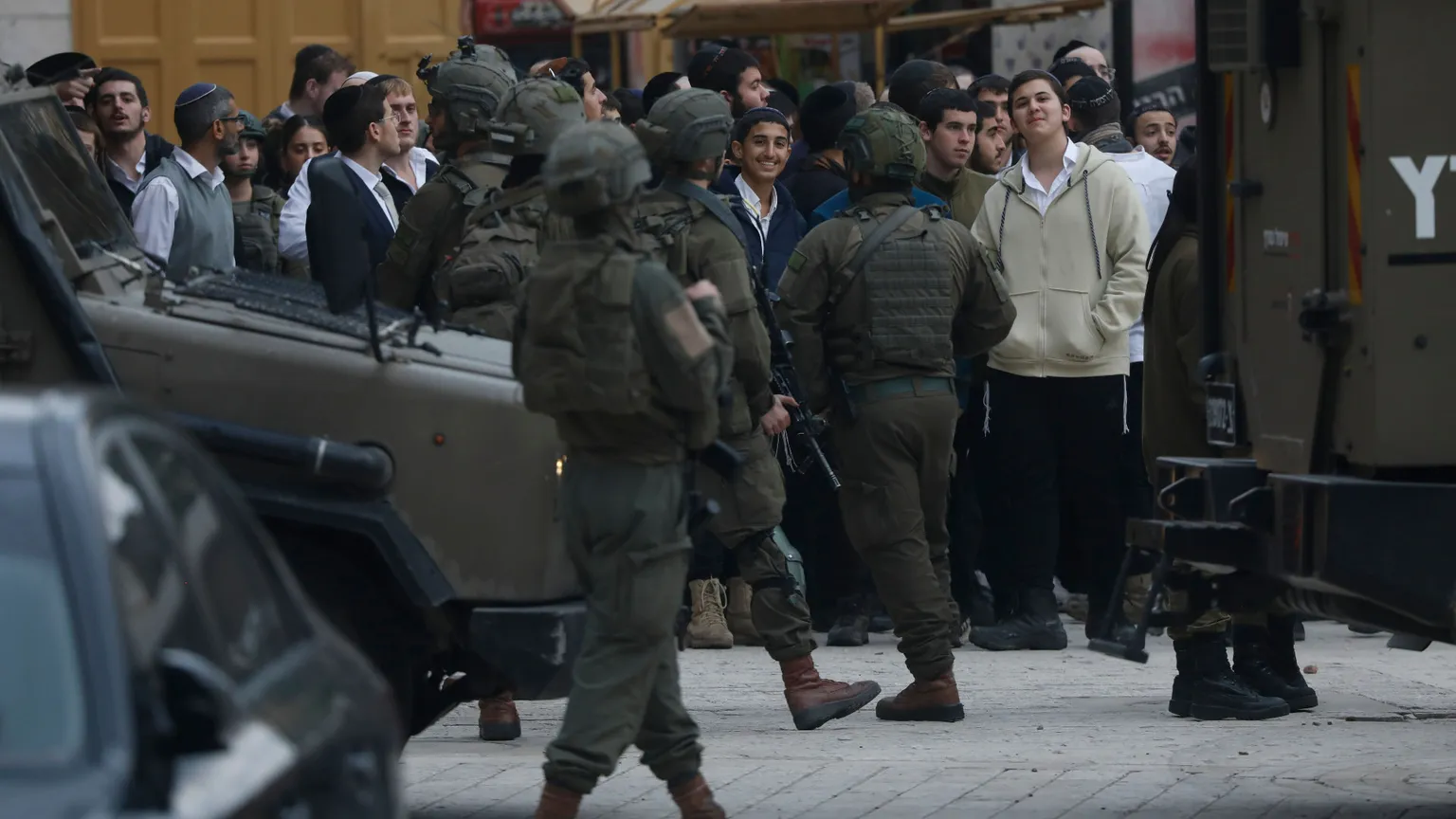 A Hebron, in Cisgiordania, l'occupazione israeliana è sempre più soffocante