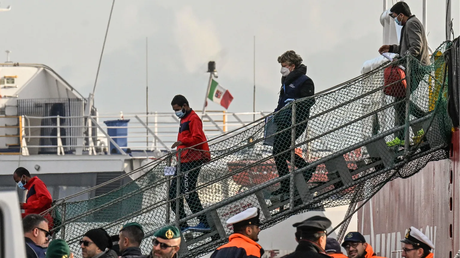 Sui flussi migratori la Ue accelera su Paesi "sicuri" e rimpatri veloci