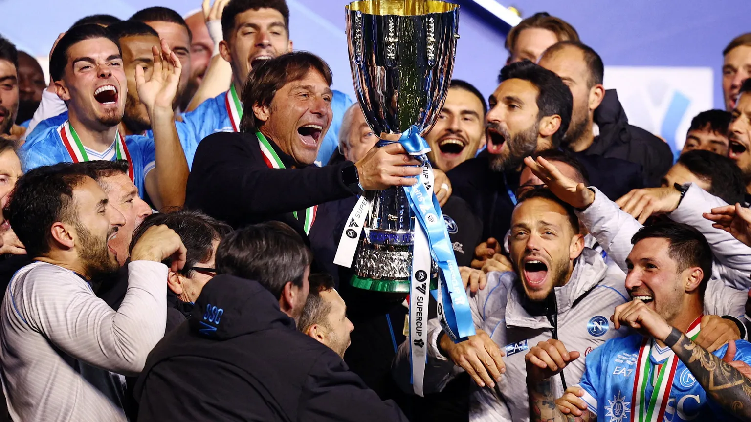 Conte d'Arabia: la Supercoppa fa tornare i conti al "cinepresidente" De Laurentiis