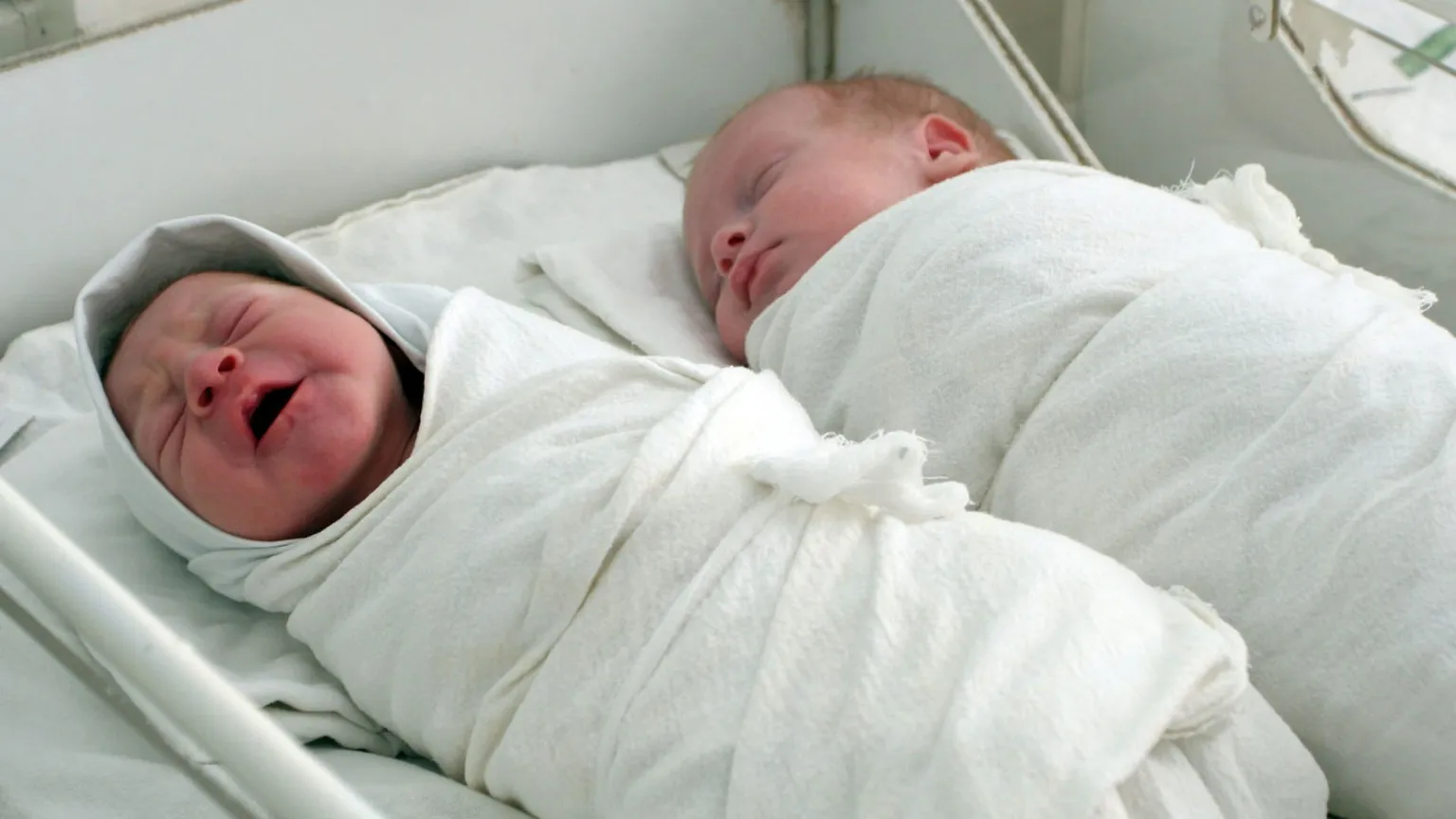Due bimbi appena nati, in ospedale