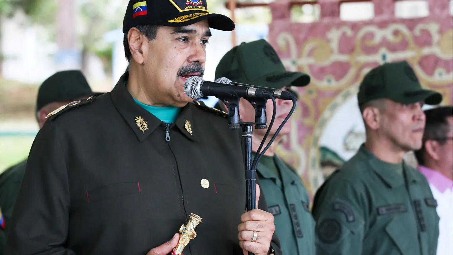 Maduro apre agli Usa: sono pronto a discutere di droga, petrolio e affari
