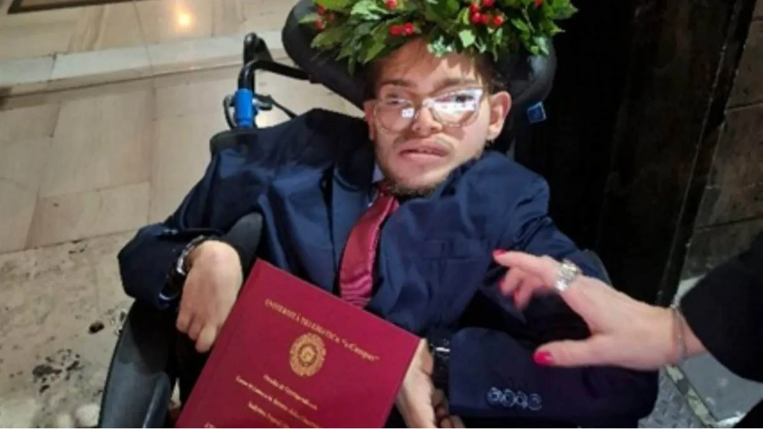 Andrea si laurea comunicando solo con gli occhi