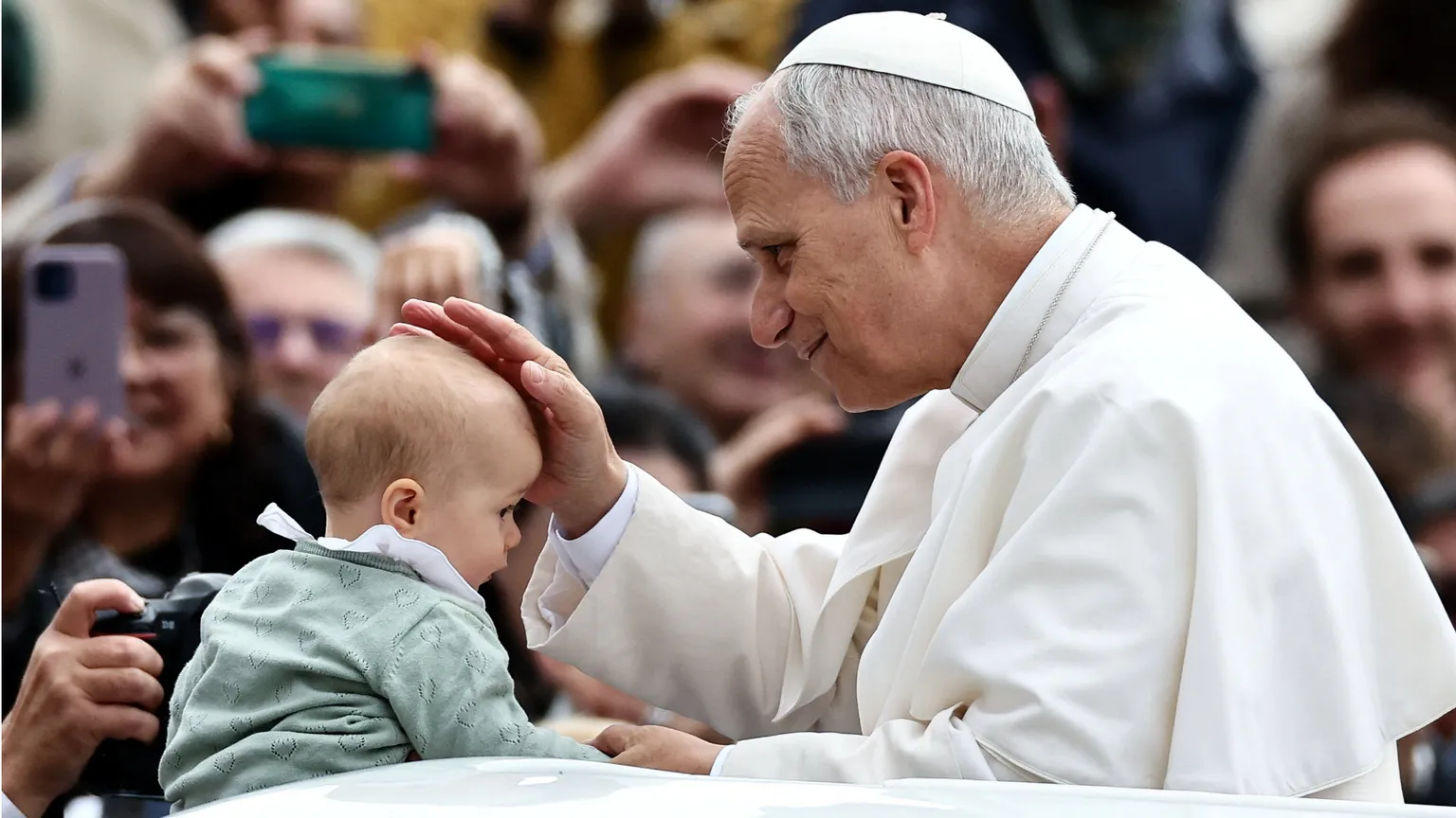 Aborto, eutanasia, maternità surrogata: il Papa è entrato nel dibattito globale