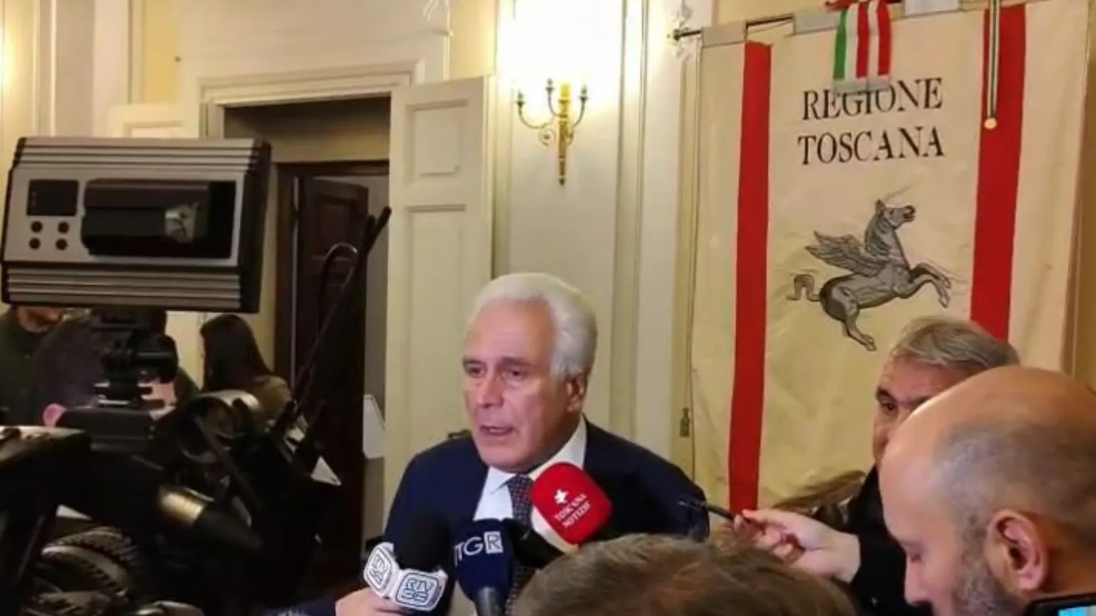 Toscana: legge sul suicidio assistito “azzoppata”? «È applicabile, non torna in Consiglio»
