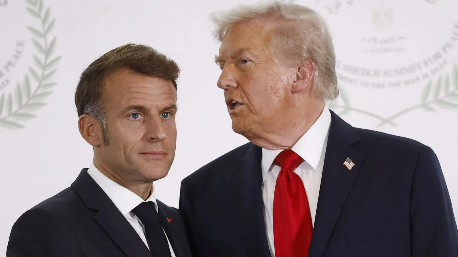 Trump e l'eterno rivale Macron, come si è arrivati allo scontro (e ne fa le spese lo champagne)