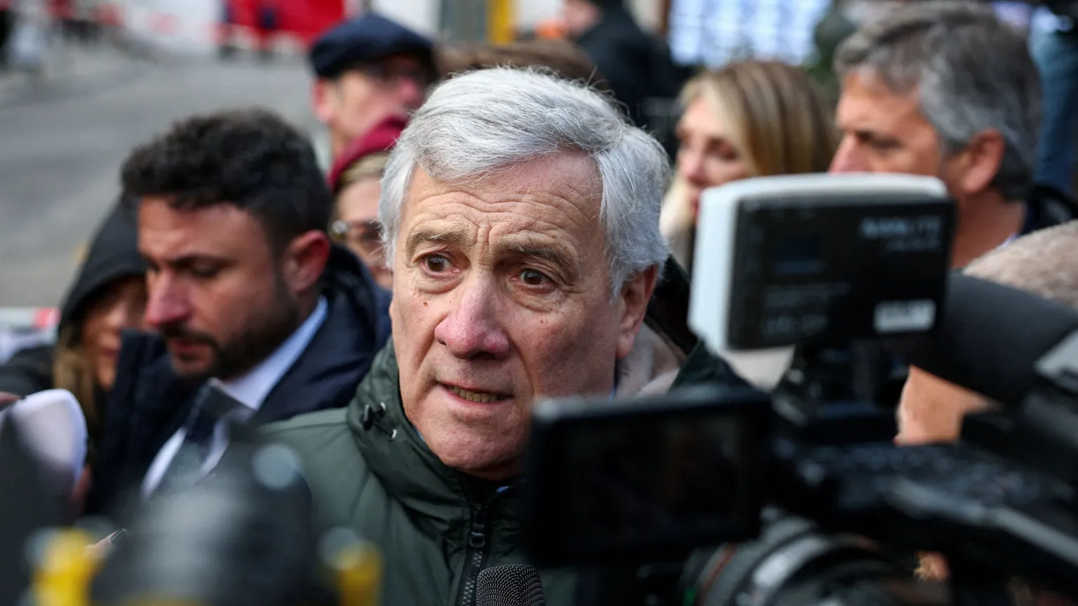 I carabinieri e le minacce del colono. Perché Tajani ha convocato l'ambasciatore di Israele