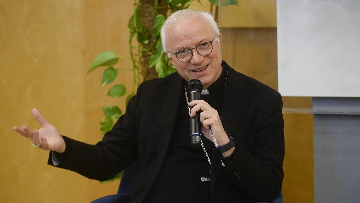 Baturi: la Chiesa irrilevante in Italia? No, accanto alla gente e presenza sociale