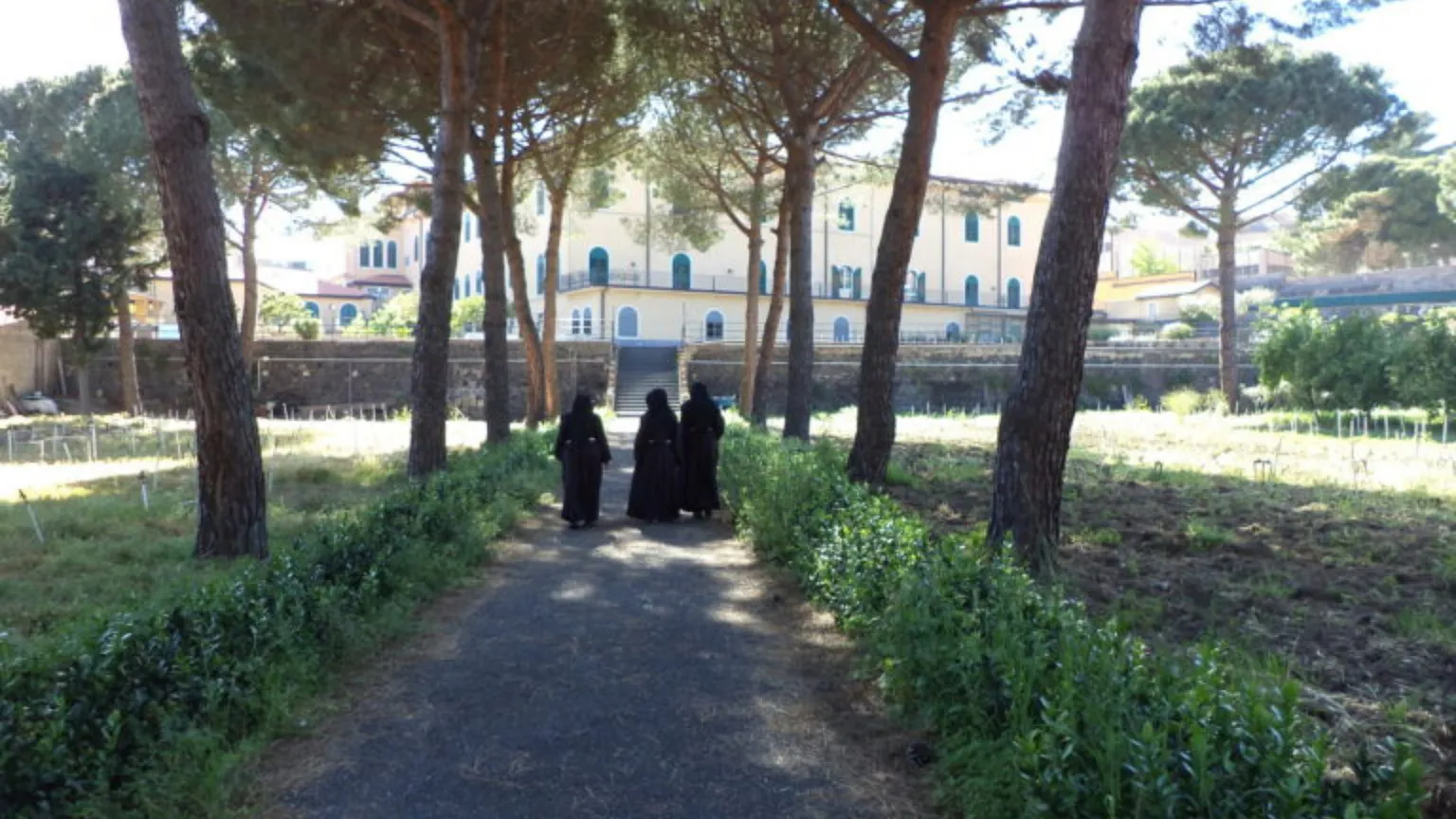 Un reato grave e il sabato (in monastero) per ricominciare