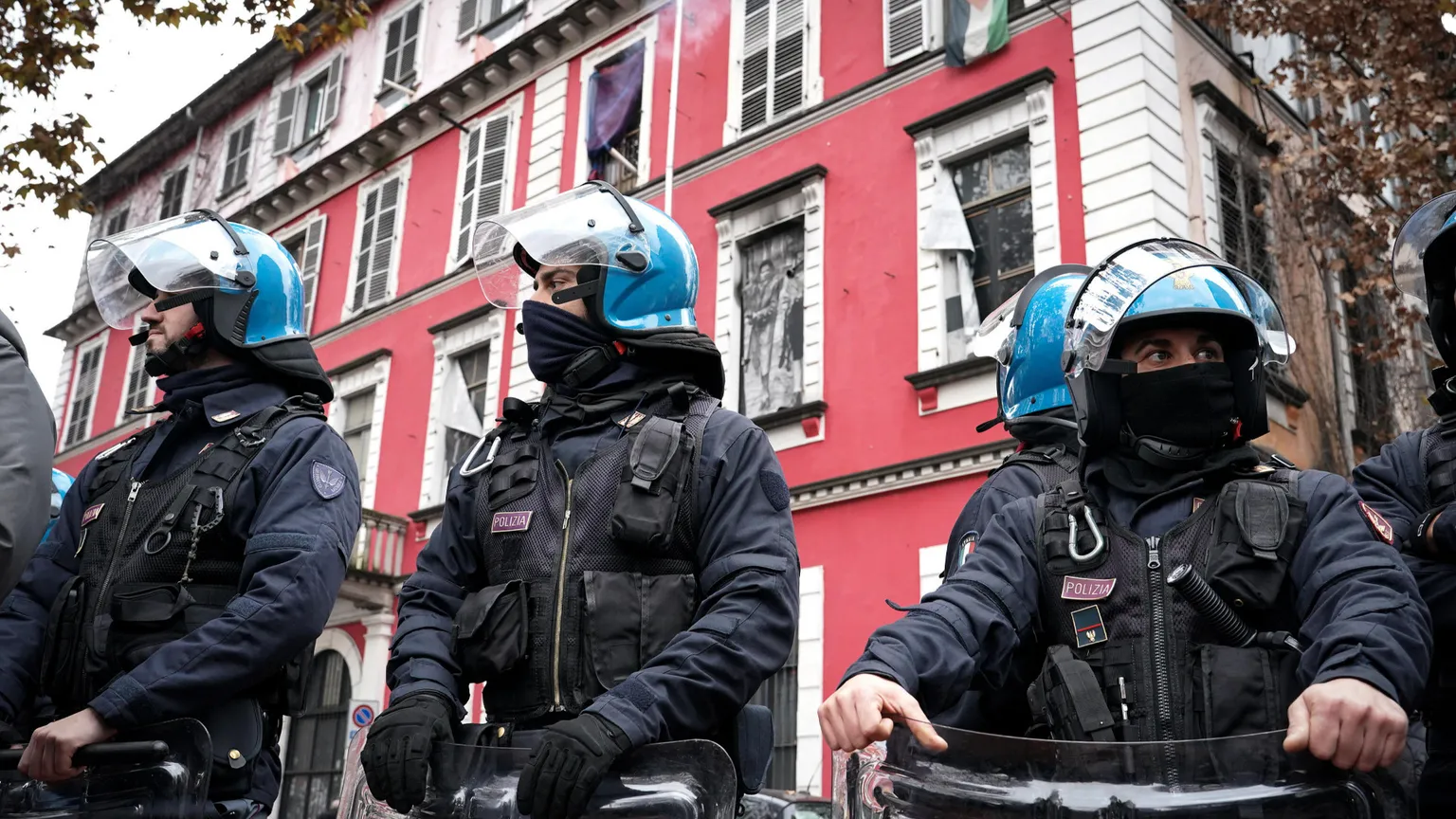 Fermo preventivo, divieto di accesso e perquisizioni: cosa c'è nella stretta sulla sicurezza