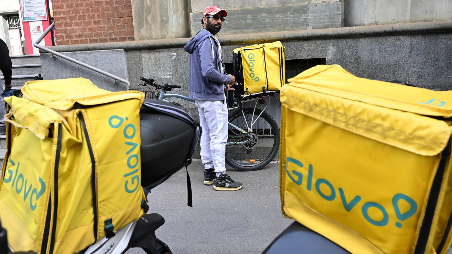 Sempre più over50 tra i rider: in strada per integrare un reddito insufficiente