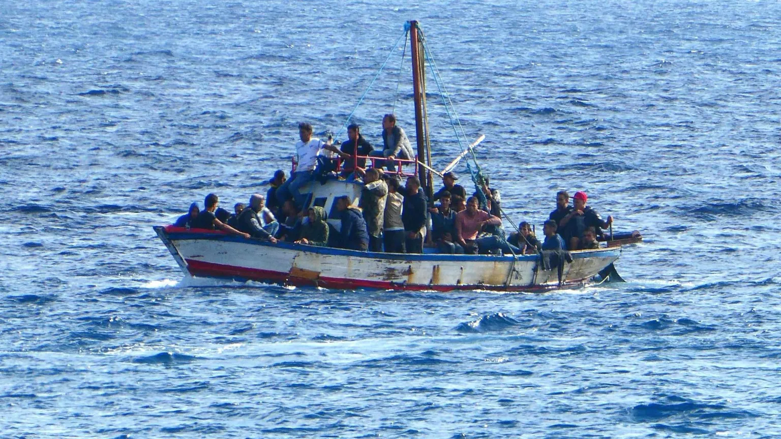 Il governo vuole correre sul ddl immigrazione. I dubbi e le lacune del testo