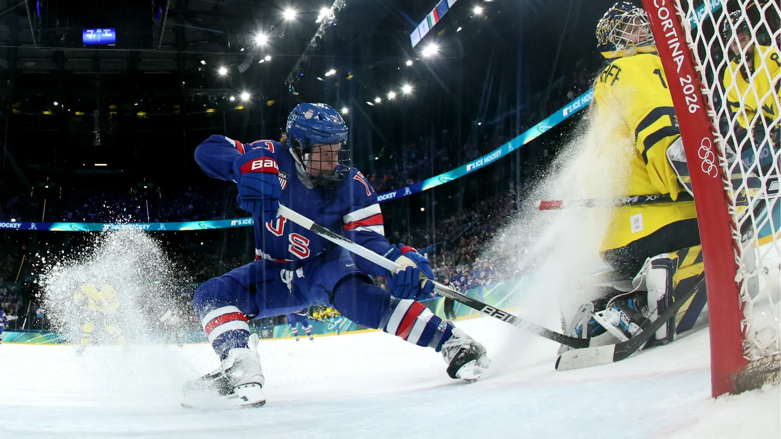 Britta, la star dell'hockey Usa devota di santa Teresa