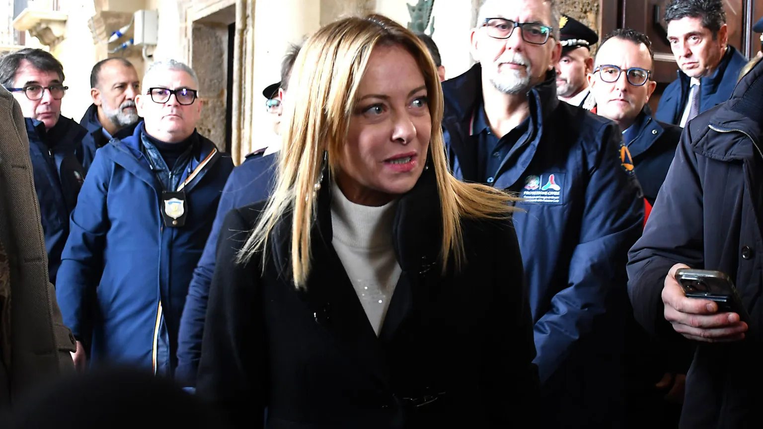Bollette, arriva bonus extra da 115 euro.
Sconti alle imprese, più Irap a produttori