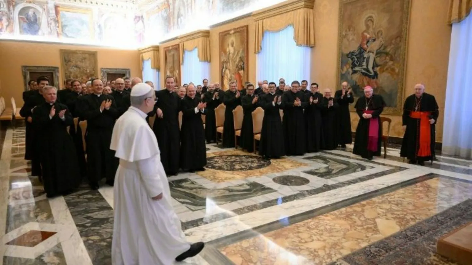 Il Papa ai Legionari di Cristo: «Continuate a vivere in atteggiamento di preghiera, umiltà e libertà interiore»