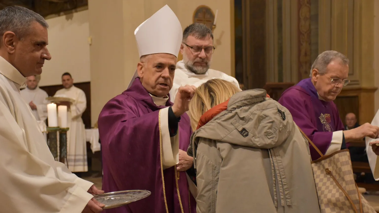 Un vescovo sardo per l’arcidiocesi di Sassari: ecco chi è monsignor Francesco Soddu