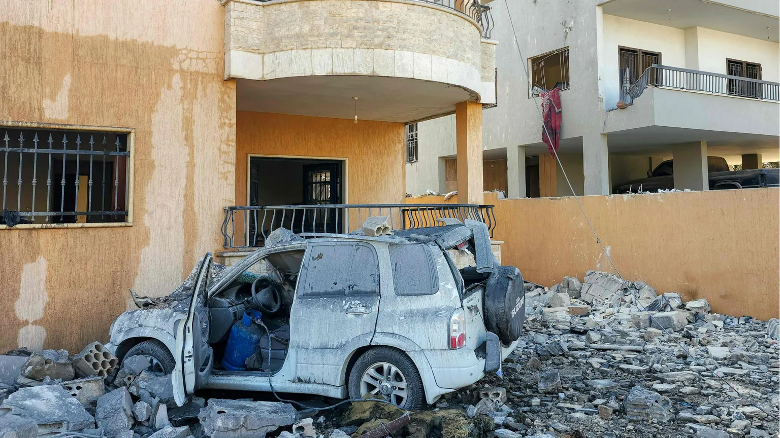 Dodici morti negli attacchi israeliani in Libano