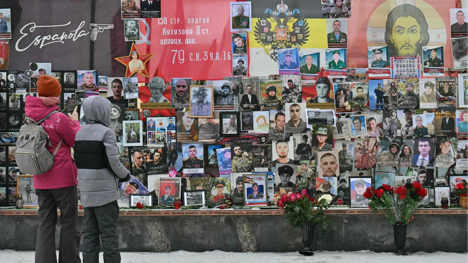 Anche per i russi sono 4 anni di guerra: più crematori, meno soldi e tanta paura