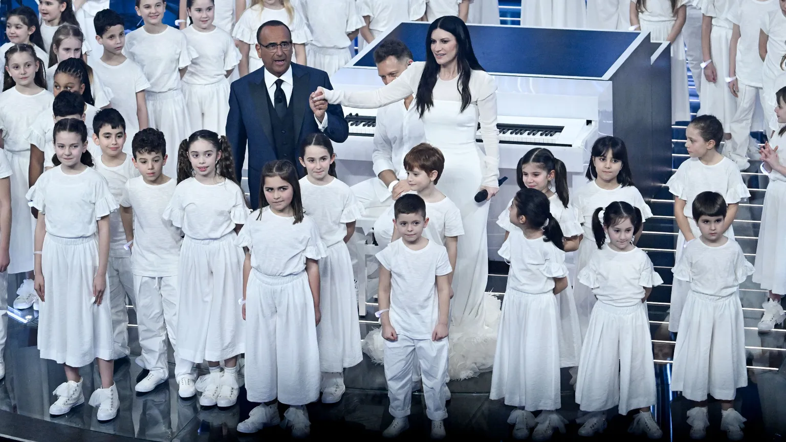 Sanremo, Antoniano e Pausini: «Vogliamo un mondo senza guerre»