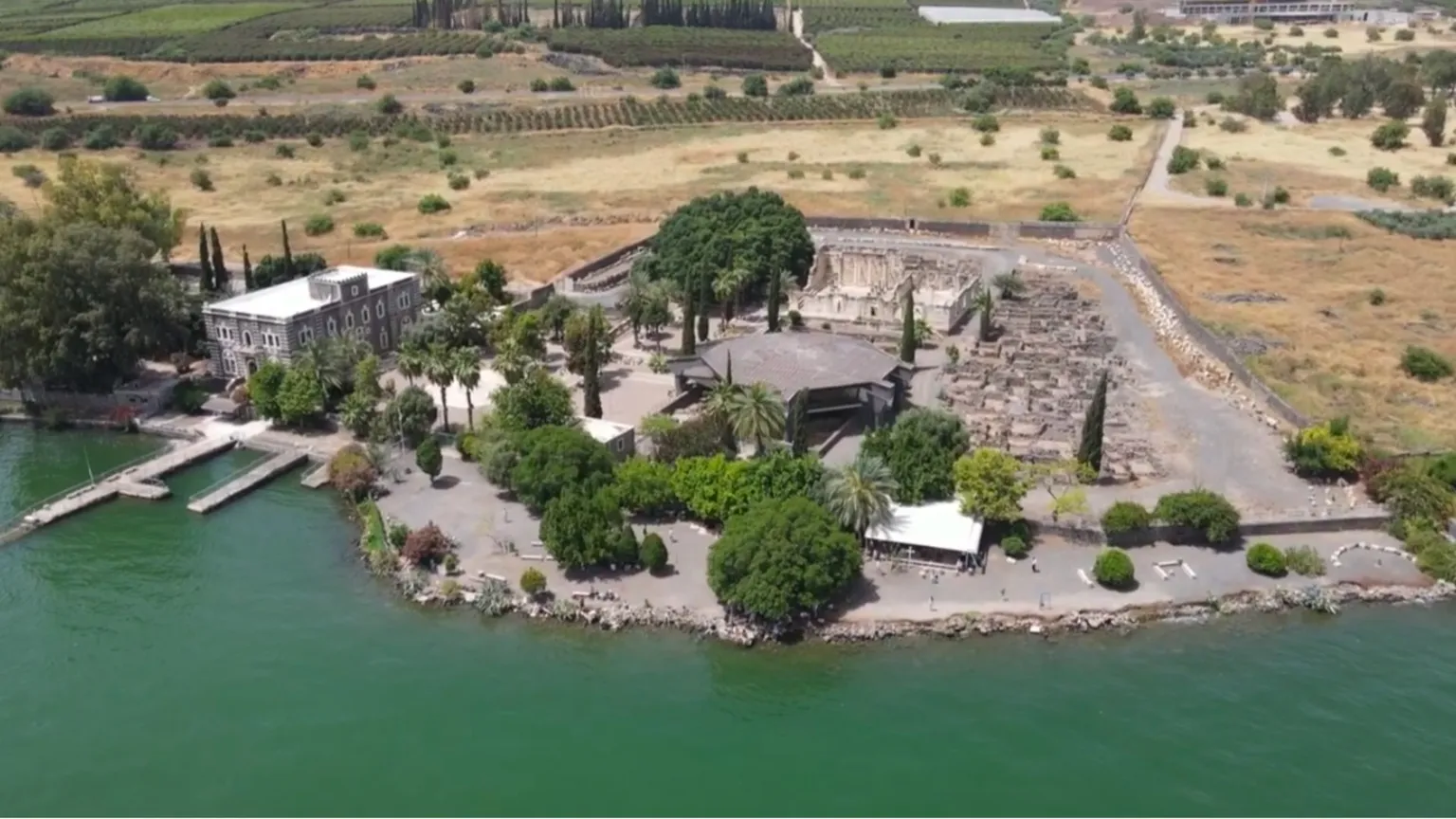 A Cafarnao riemergono
gli ormeggi
di Pietro