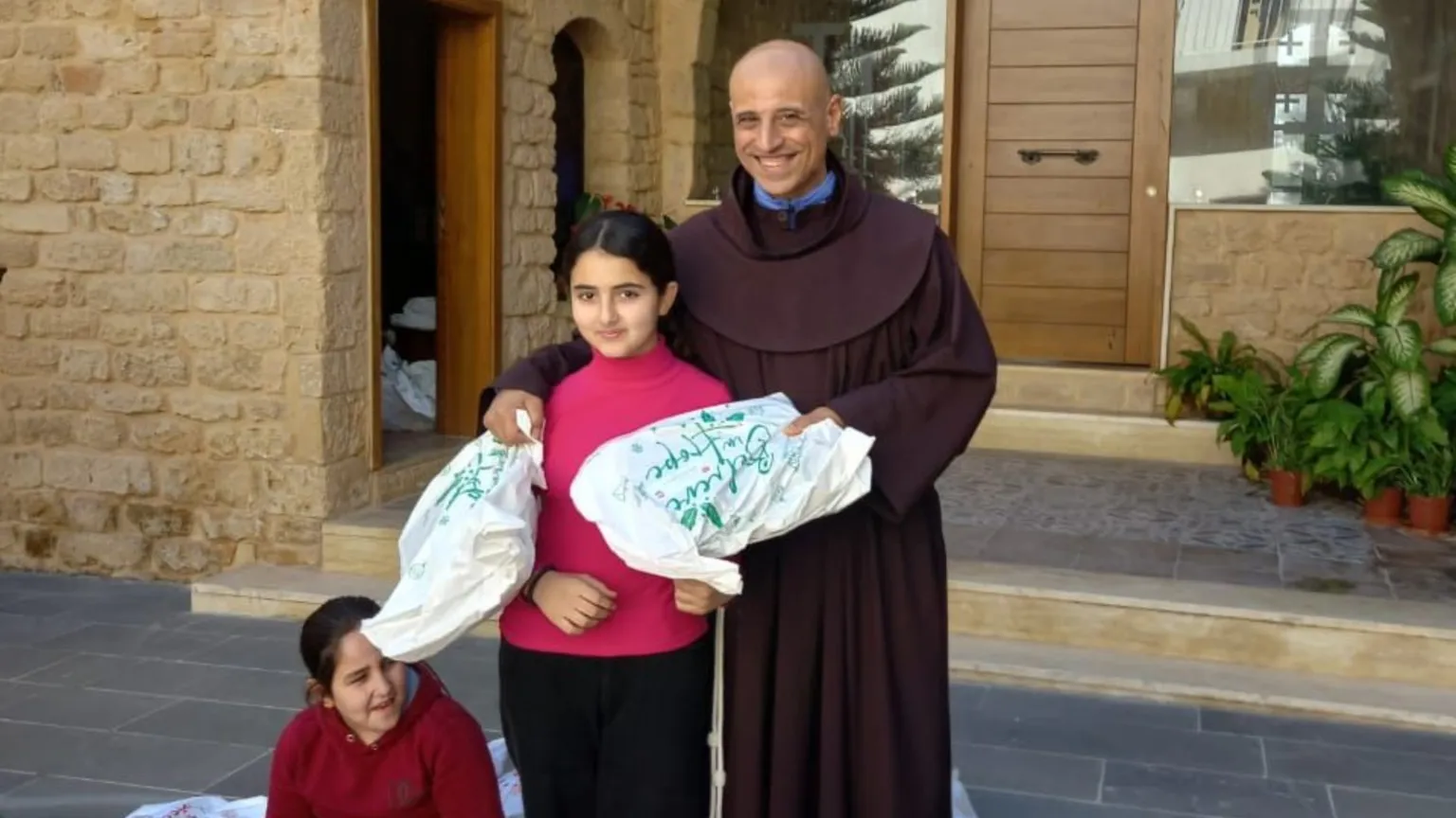 In fuga dal sud del Libano: «Nessun posto è più sicuro. Neppure il convento dove ospitiamo gli sfollati»