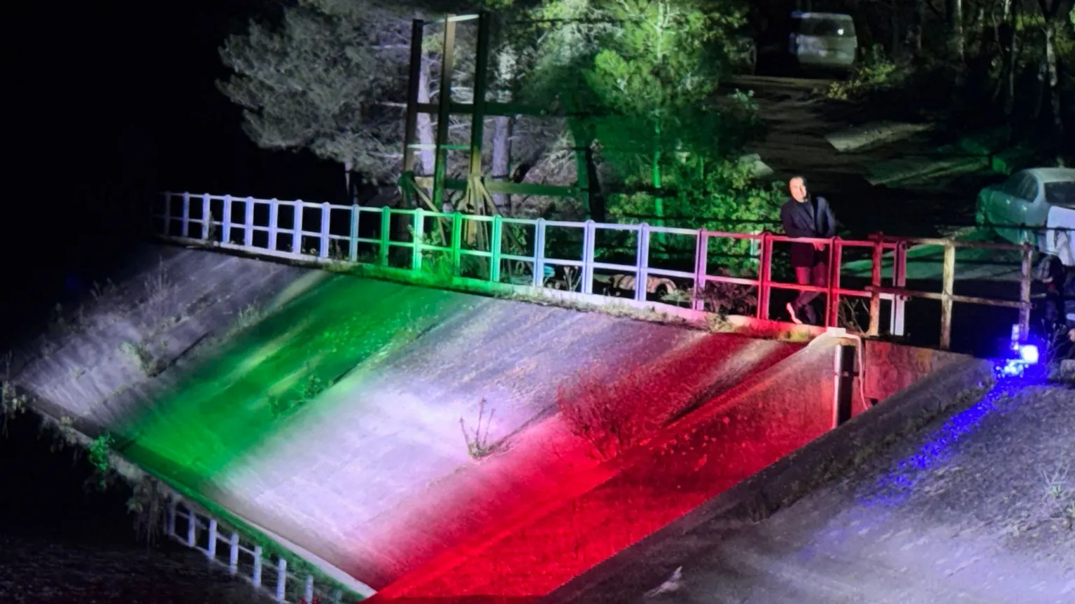 Tricolori di acqua e di luce per la pace