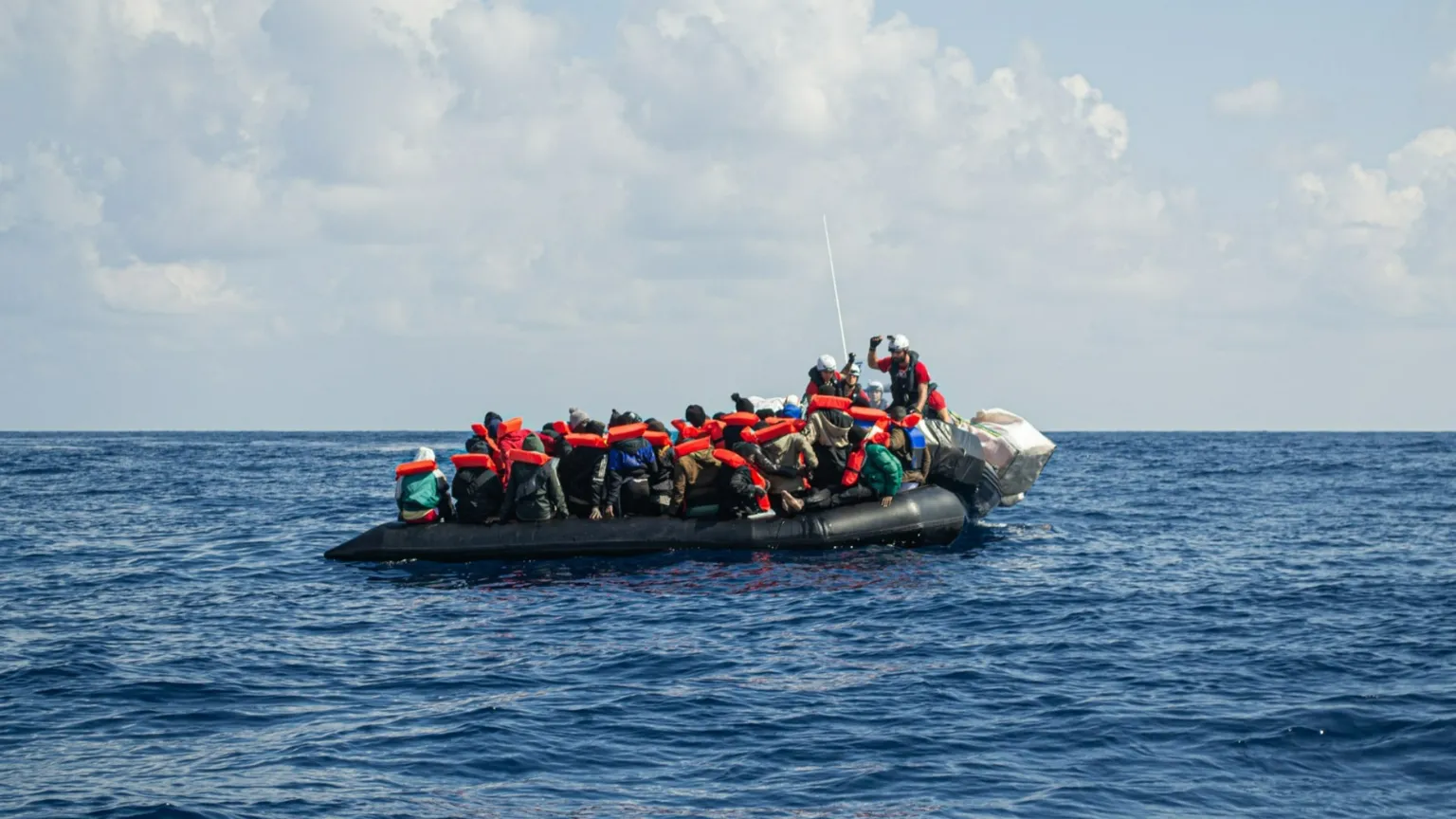 In mare tornano le barche delle Ong. E in poche ore 81 migranti vengono soccorsi e salvati