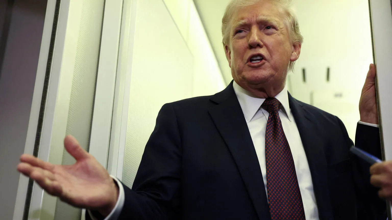 Trump va alla guerra delle notizie: dall'Iran fake news con l'intelligenza artificiale