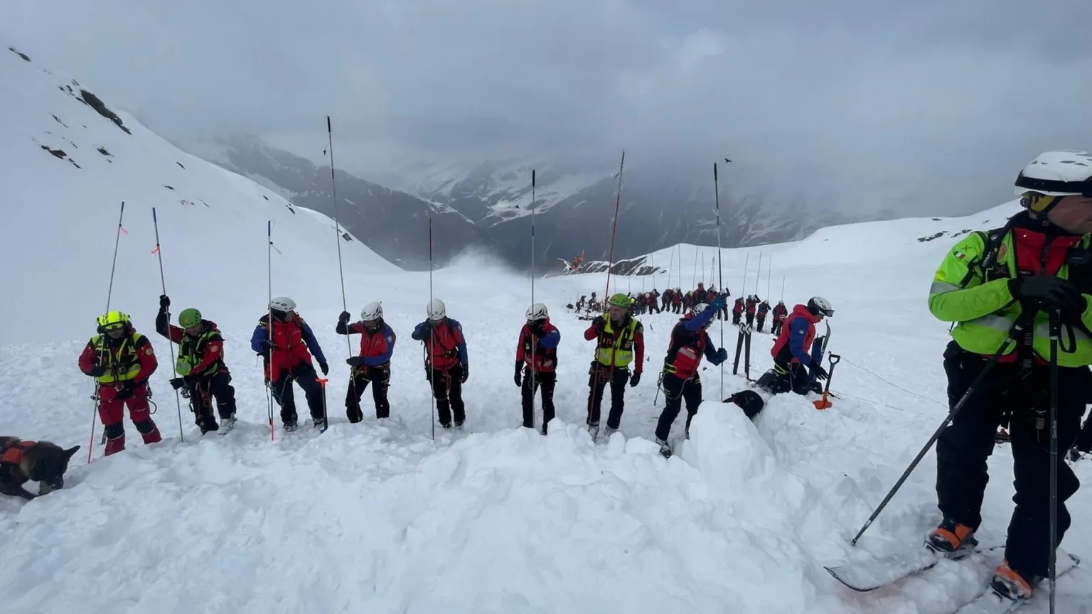 Maxi-valanga in Alto Adige, 25 scialpinisti coinvolti: 2 morti e 5 feriti (3 gravi)