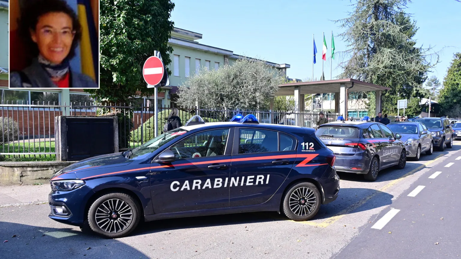 L'aggressione alla prof in diretta, l'esplosivo in camera, la mimetica: i misteri dell'agguato