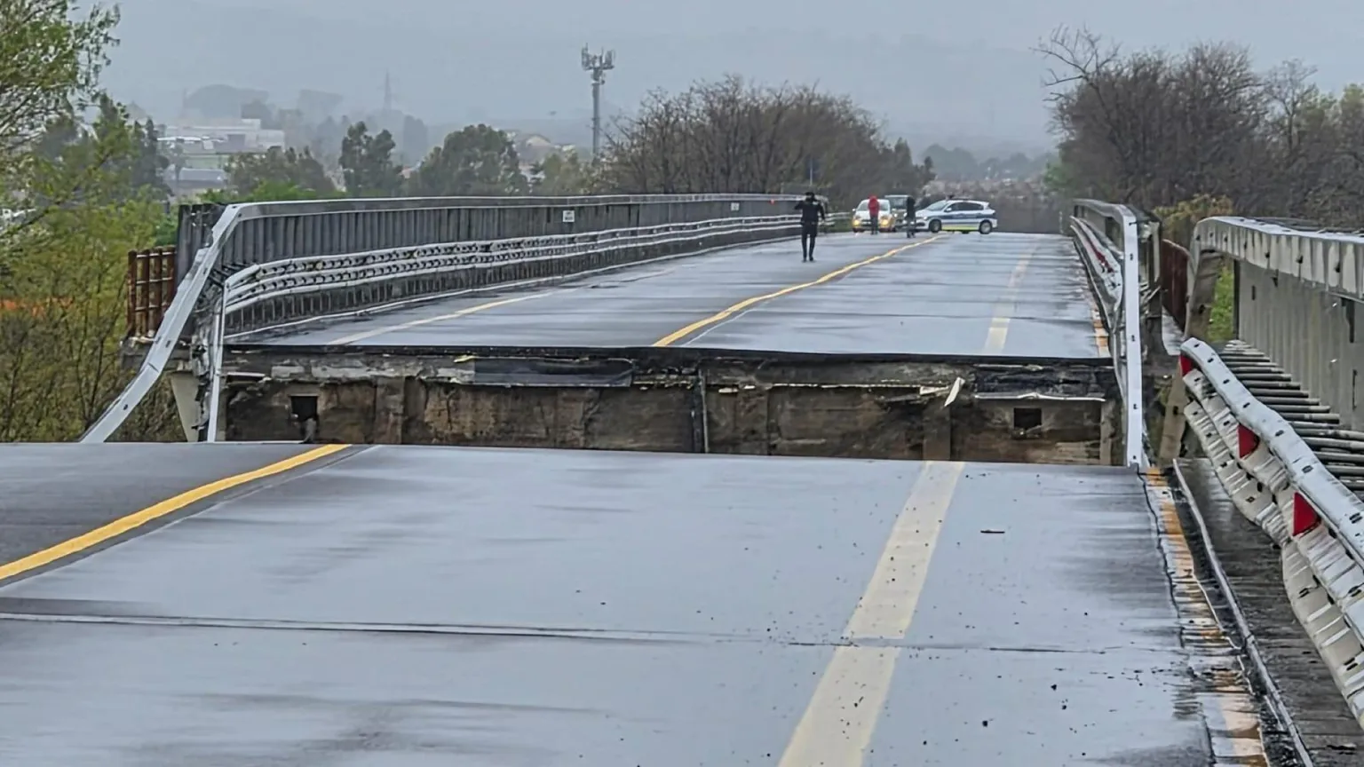 Centro Sud flagellato dal maltempo: in Molise crolla un ponte