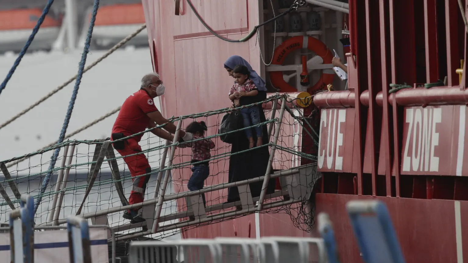Il Papa: un dovere accogliere i bambini migranti