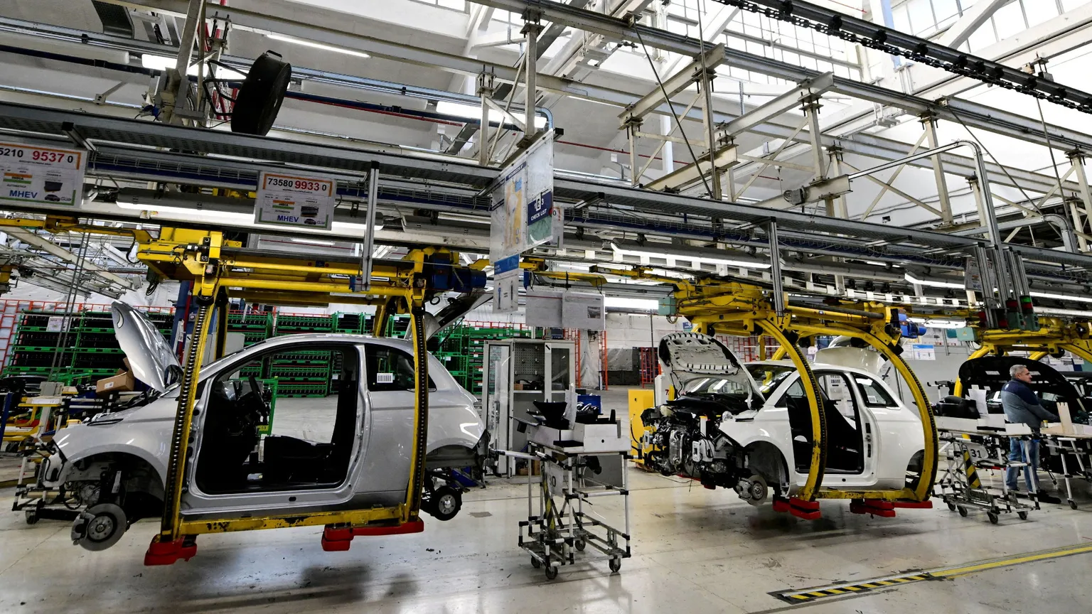 Segnali di ripresa per Stellantis: verso il mezzo milione di auto prodotte nel 2026