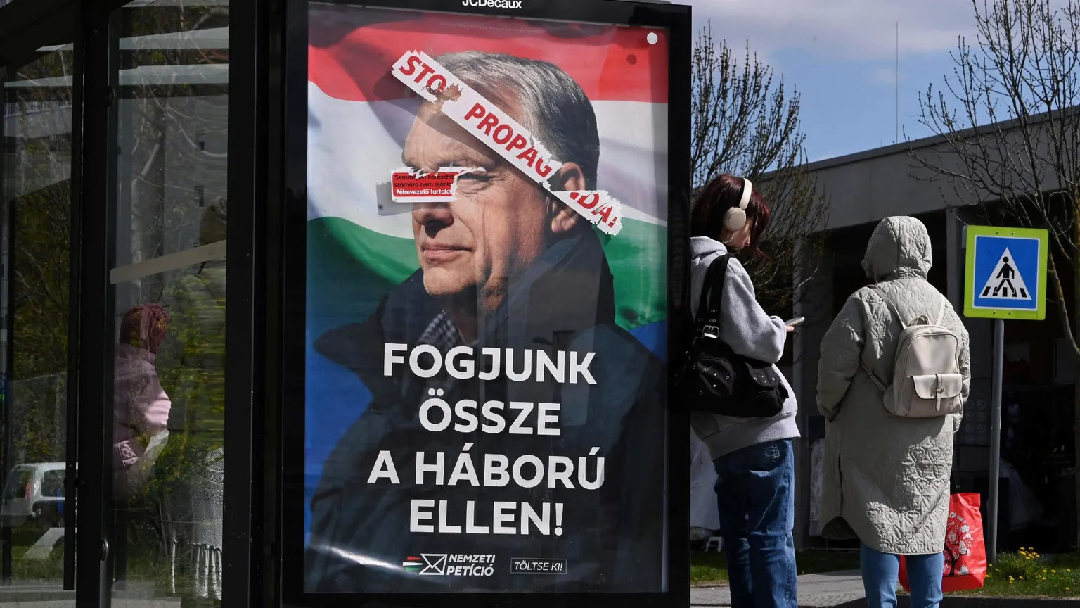 Si aprono le urne a Budapest. Ma è tutta l'Unione ad andare al voto