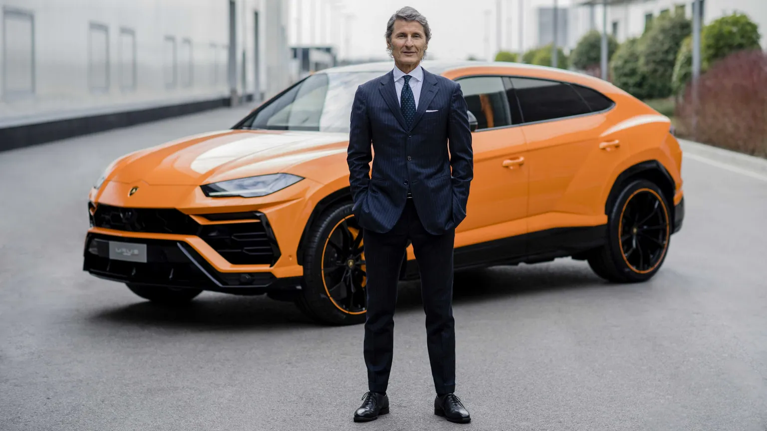 Lamborghini, numeri in crescita. Ma la prima elettrica dovrà attendere