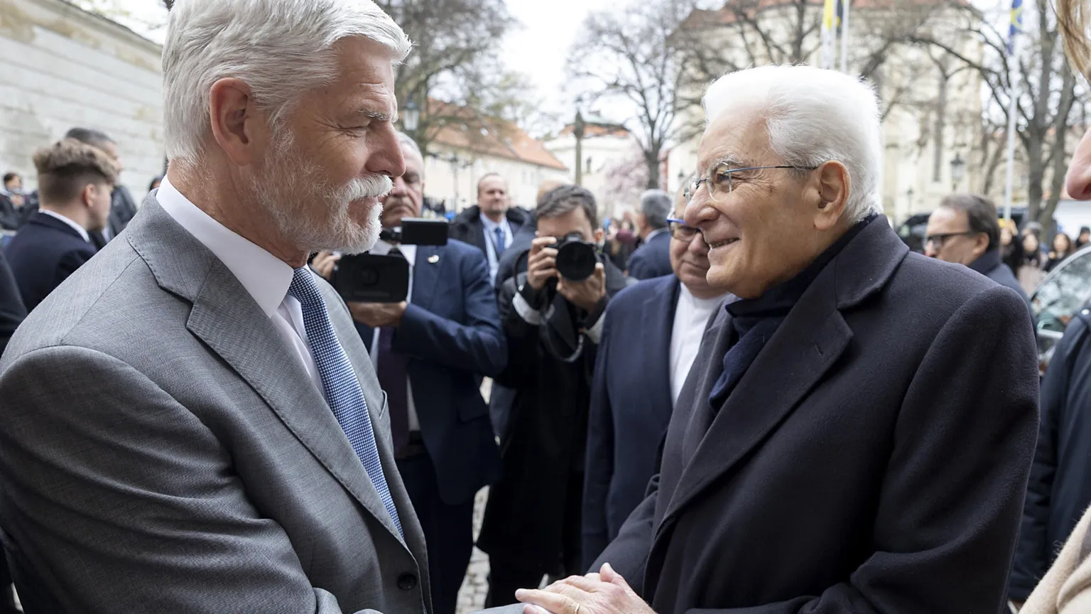 Mattarella difende l’Ue e la Nato: «Essenziali per equilibri globali»