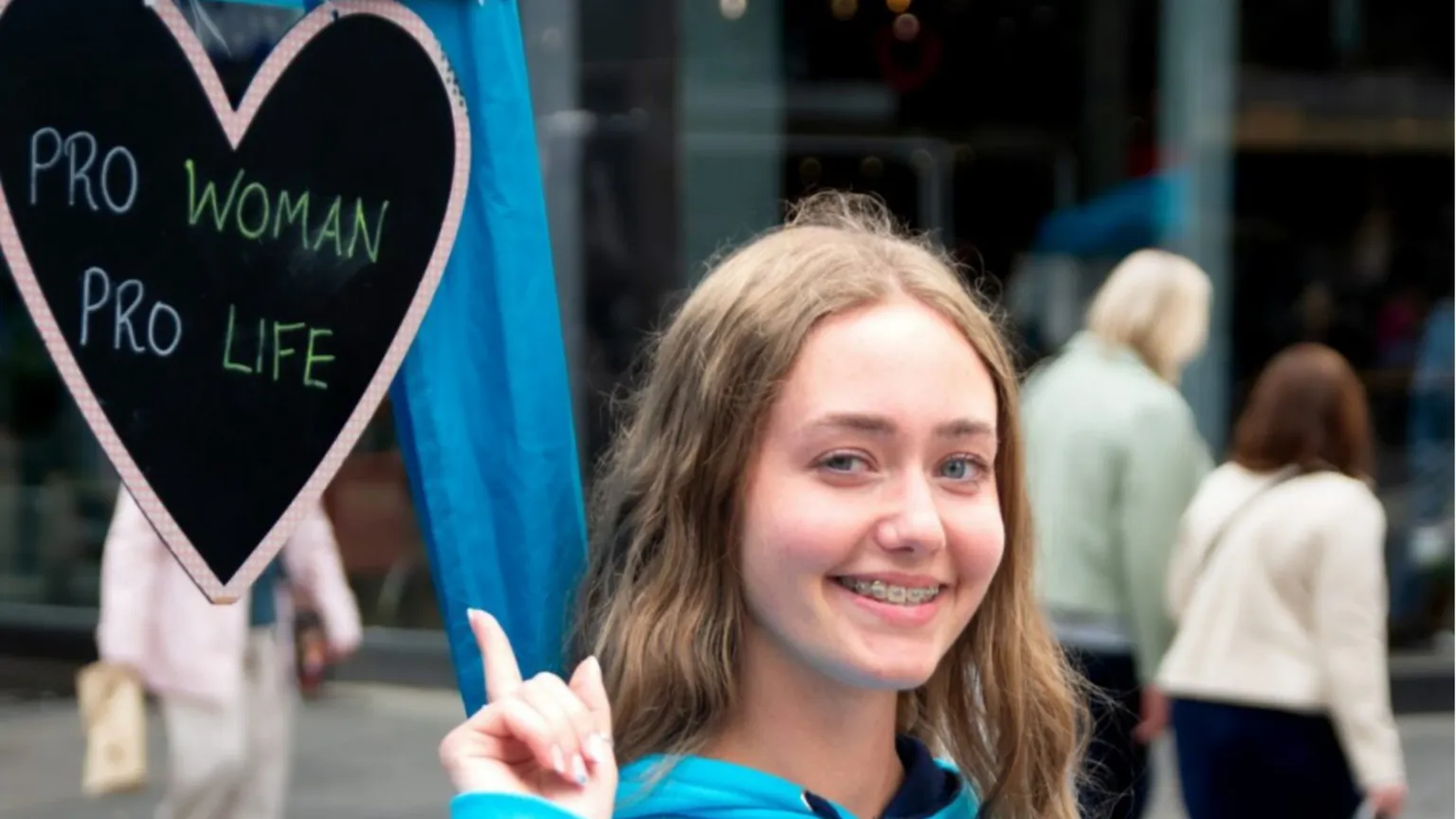Aborto fino alla nascita: e se re Carlo non firmasse?