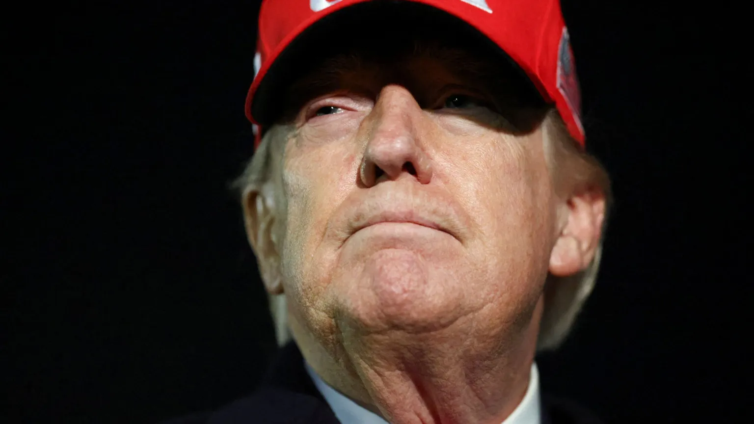 Il presidente degli Stati Uniti alla base militare di Andrews in Maryland, dove è giunto nella notte italiana